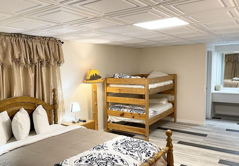 Rodeway Inn (Camp INN Lodge, Redwood Motor Lodge) - From Website (newer photo)